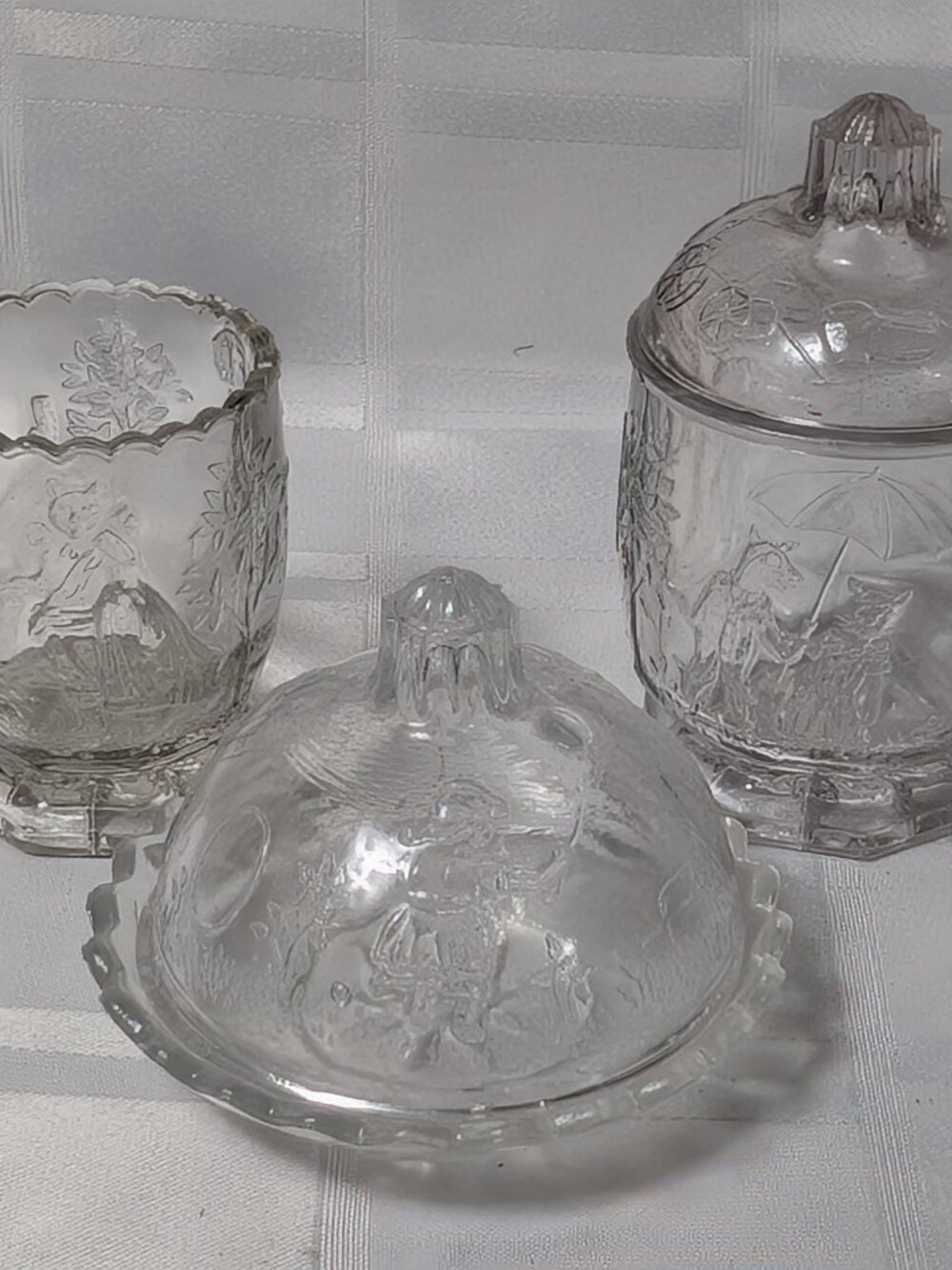 VINTAGE KIDS NURSERY RHYME EAPG CLEAR GLASS SET COVERED DISH LIDDED JAR AND CUP